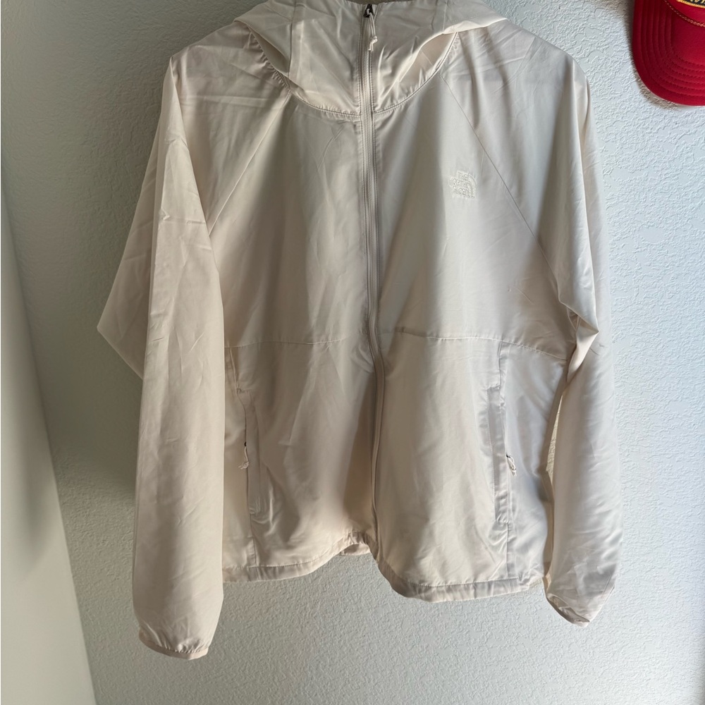 NWOT TNF Hooded Windbreaker